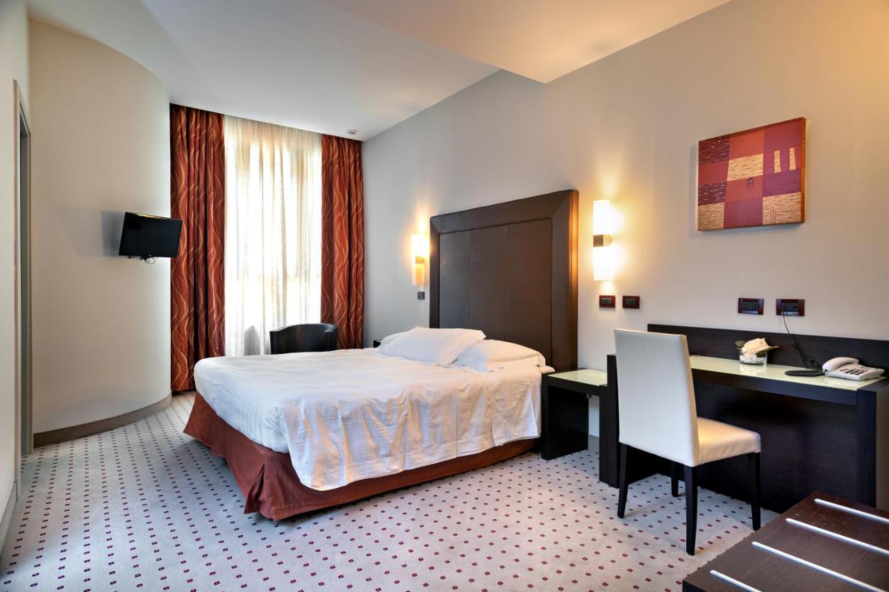 Hotel La Cartiera Виньола Экстерьер фото